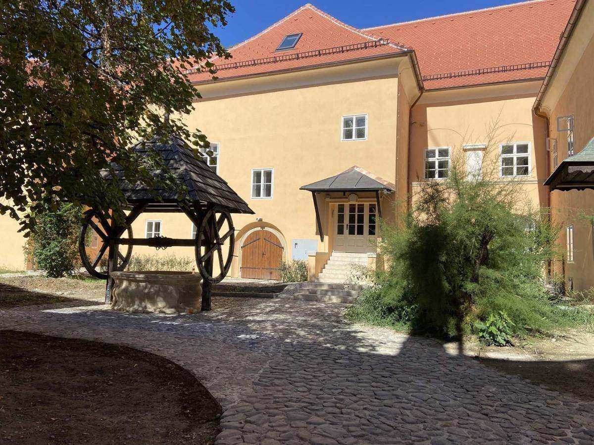 Palača Škrlec-Balbi