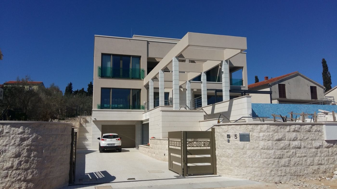 Vila Zdunić, Ugljan